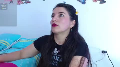 Snapshot of emelyross_ chatting on 06.17.26 emely ross online show from 06.17.26