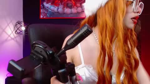 Snapshot of emerald_gh chatting on 03.08.26 Danna online show from 03.08.26