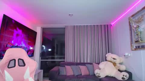 Snapshot of emerald_model chatting on 02.02.26 Esmeralda online show from 02.02.26