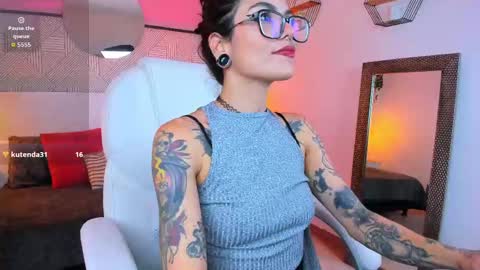 Esmeralda online show from 11.12.25