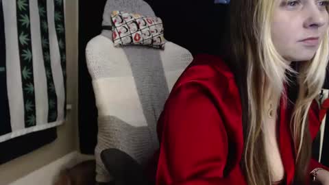 Snapshot of emeraldstrawberri chatting on 01.15.26 emeraldstrawberri online show from 01.15.26