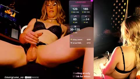 Snapshot of emerylune_xo chatting on 04.18.26 Emery Lune online show from 04.18.26