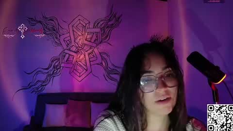 Snapshot of emi_roberts chatting on 06.17.26 Emmily Roberts online show from 06.17.26