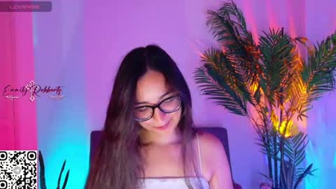 Snapshot of emi_roberts chatting on 07.28.26 Emmily Roberts online show from 07.28.26