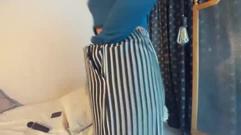 Snapshot of emigomez_ chatting on 01.18.25 Emilia Gomez online show from 01.18.25