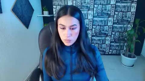 Snapshot of emigomez_ chatting on 10.26.25 Emilia Gomez online show from 10.26.25