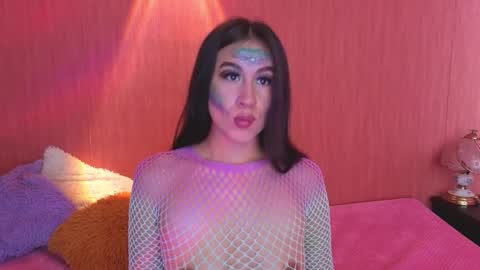 Snapshot of emigomez_ chatting on 10.27.25 Emilia Gomez online show from 10.27.25