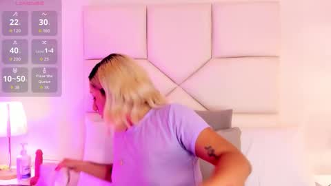 Snapshot of emiily_roberts1 chatting on 01.06.26 EMILY ROBERTS online show from 01.06.26