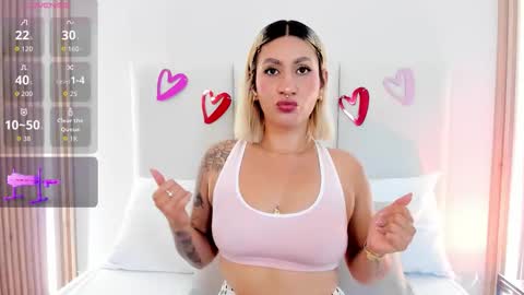 Snapshot of emiily_roberts1 chatting on 02.13.26 EMILY ROBERTS online show from 02.13.26