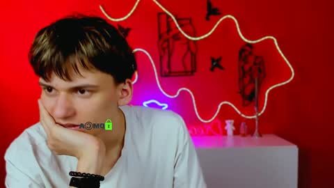 Snapshot of emil_lucky chatting on 04.20.26 emil_lucky online show from 04.20.26