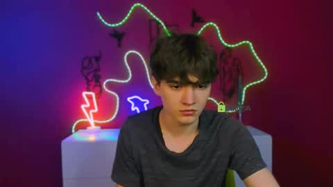 Snapshot of emil_lucky chatting on 04.22.26 emil_lucky online show from 04.22.26