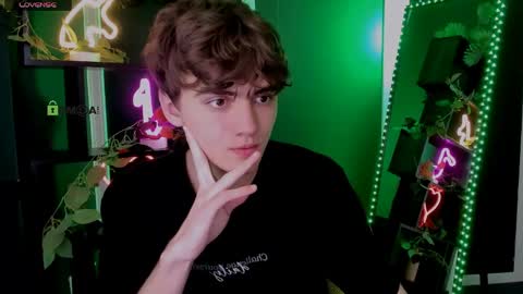 Snapshot of emil_lucky chatting on 04.28.26 emil_lucky online show from 04.28.26