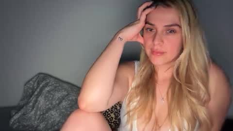 emilelovesyou online show from 12.19.25