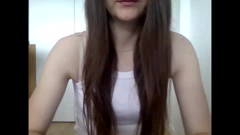 emili0899 online show from 10.04.25