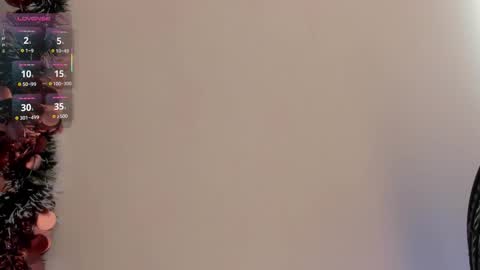 Snapshot of emili__hot chatting on 12.14.25 Emily online show from 12.14.25