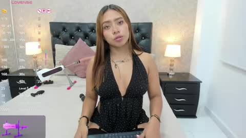 Emili Lenus online show from 05.26.26