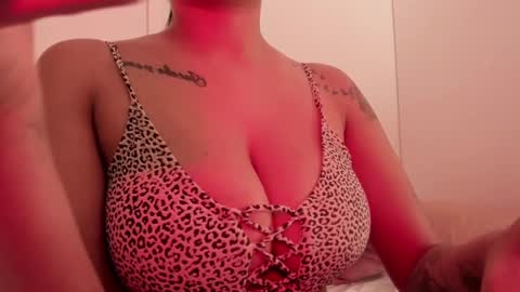 Emilia Big Boobs online show from 12.07.24