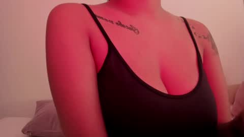 Emilia Big Boobs online show from 12.08.24