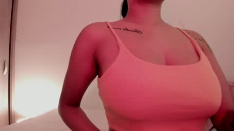 Emilia Big Boobs online show from 12.29.24