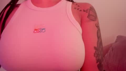 Emilia Big Boobs online show from 01.04.25