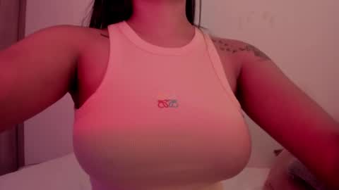 Emilia Big Boobs online show from 01.08.25