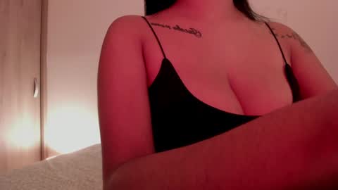 Emilia Big Boobs online show from 01.21.25