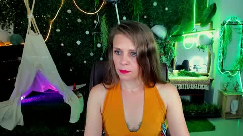 Snapshot of emiliabedy chatting on 05.27.26 Emilia Bedy online show from 05.27.26