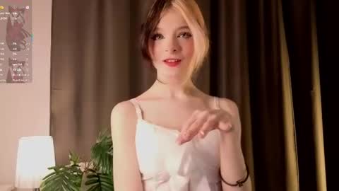 Snapshot of emiliahronick chatting on 07.25.26 Felicia online show from 07.25.26