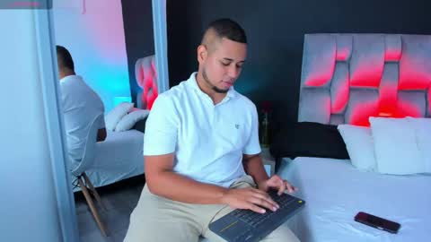 Snapshot of emilianoclarke chatting on 09.13.25 emilianoclarke online show from 09.13.25