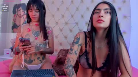 Snapshot of emilieandblake chatting on 02.19.25 emilieandblake online show from 02.19.25