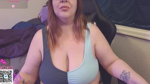 Snapshot of emiliefoxx chatting on 03.10.25 emilie foxx online show from 03.10.25