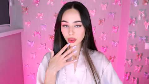 Snapshot of emilieliot chatting on 11.04.25 Emily online show from 11.04.25