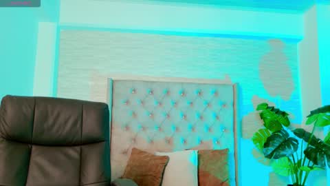 emilirosses online show from 10.03.25