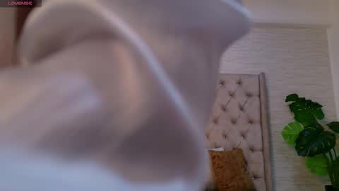 emilirosses online show from 10.07.25