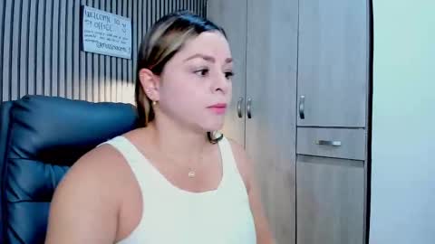 emilirosses online show from 10.10.25