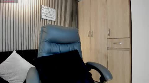 emilirosses online show from 10.28.25