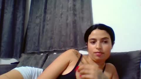 Snapshot of emilly_daniel chatting on 11.17.25 Emilly and Daniel online show from 11.17.25