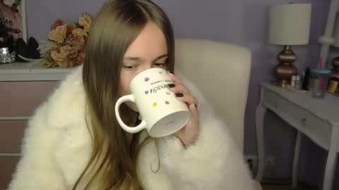 Snapshot of emilly_lust99 chatting on 11.18.25 Emilly online show from 11.18.25