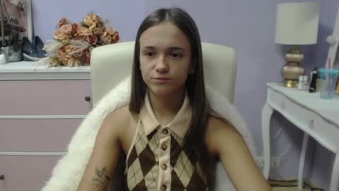 Snapshot of emilly_lust99 chatting on 11.19.25 Emilly online show from 11.19.25