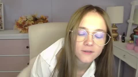 Snapshot of emilly_lust99 chatting on 01.17.26 Emilly online show from 01.17.26