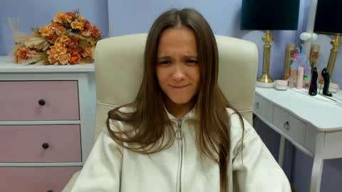 Snapshot of emilly_lust99 chatting on 05.21.26 Emilly online show from 05.21.26