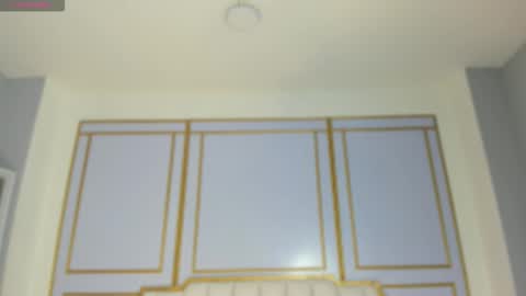 Snapshot of emilly_mell chatting on 11.12.25 emilly_mell online show from 11.12.25