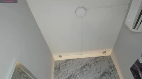 Snapshot of emilly_mell chatting on 12.15.25 emilly_mell online show from 12.15.25