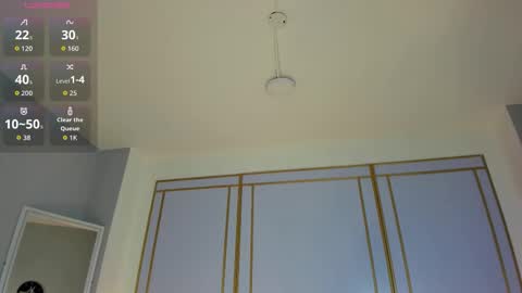 Snapshot of emilly_mell chatting on 12.21.25 emilly_mell online show from 12.21.25