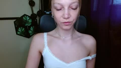 Emilly online show from 04.21.26