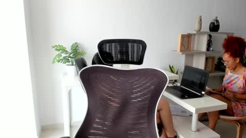 Emilly  online show from 03.11.25