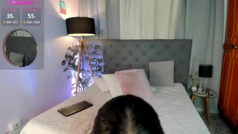 Snapshot of emillykiss1 chatting on 10.08.25 Emilly Kiss online show from 10.08.25