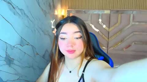 Snapshot of emily__r chatting on 01.15.26 Emily online show from 01.15.26