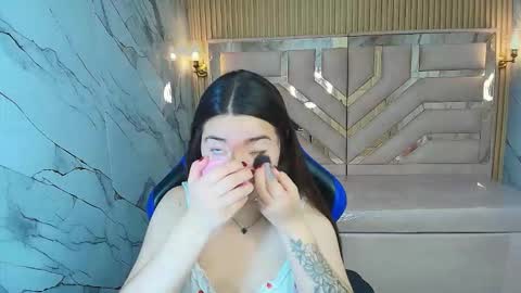 Snapshot of emily__r chatting on 01.17.26 Emily online show from 01.17.26