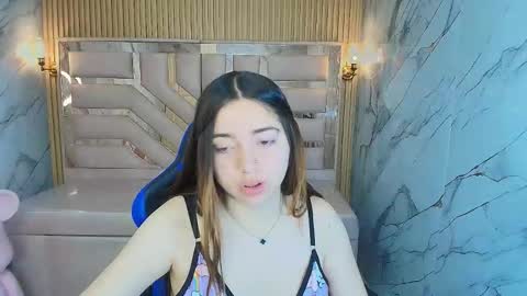 Snapshot of emily__r chatting on 01.18.26 Emily online show from 01.18.26